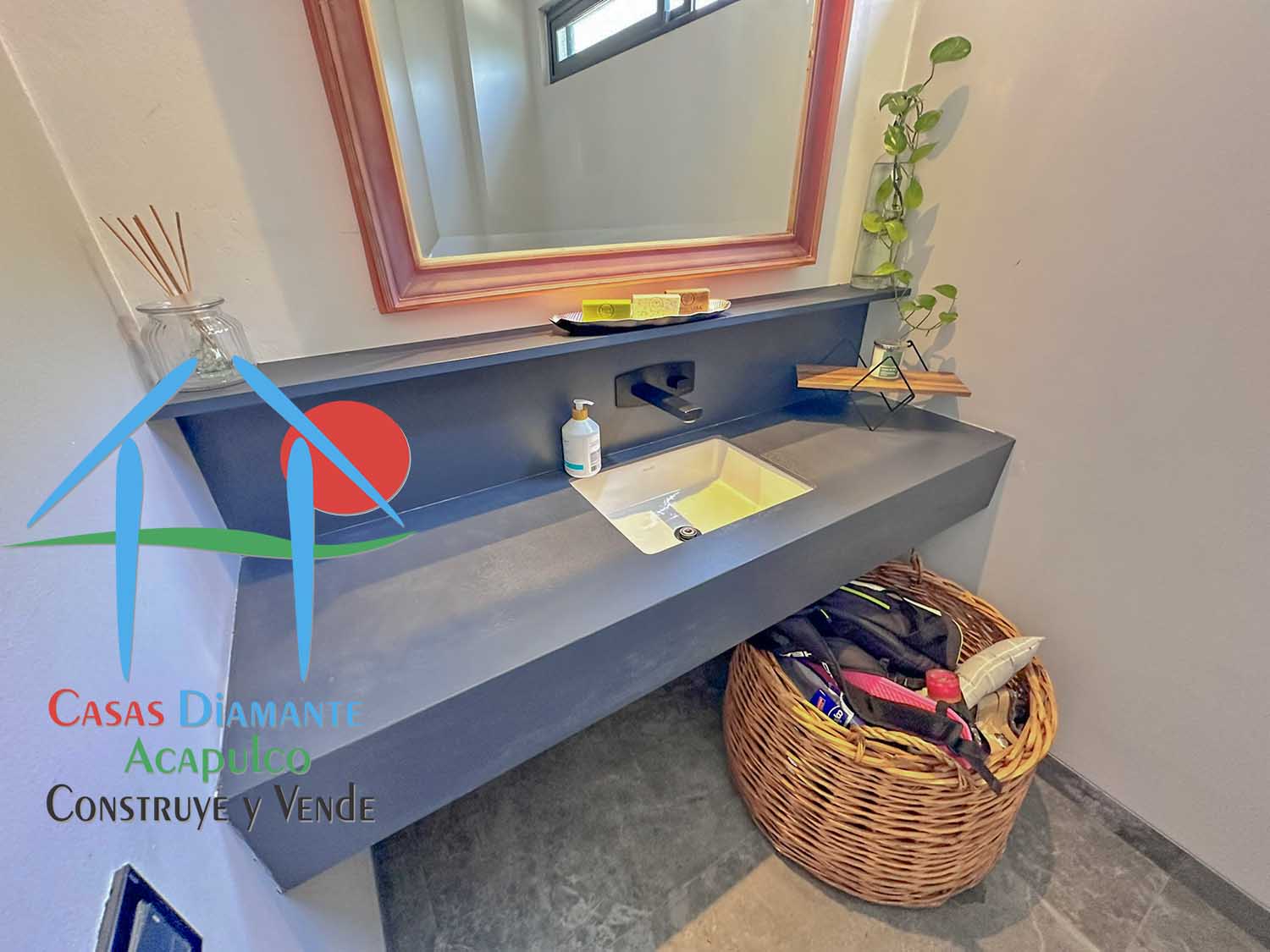 Casa Bruha - Baño de visitas 1